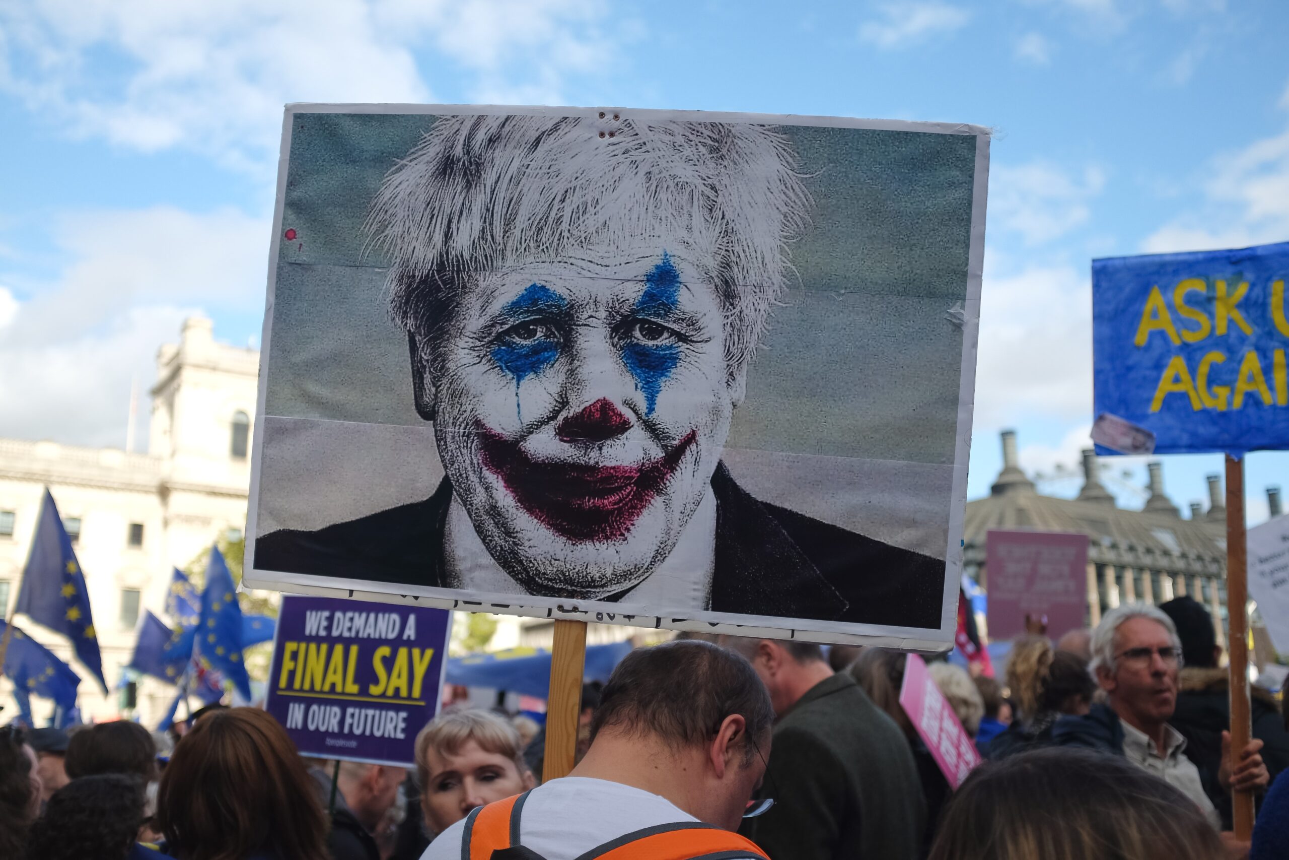 What Happens Next in Case of a No-Deal Brexit? (Photo by Jannes Van den wouwer via Unsplash)